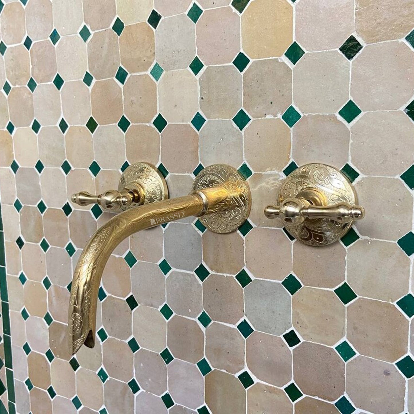 Wall-Mounted Brass Bathroom Tap with Vintage Lever Handles