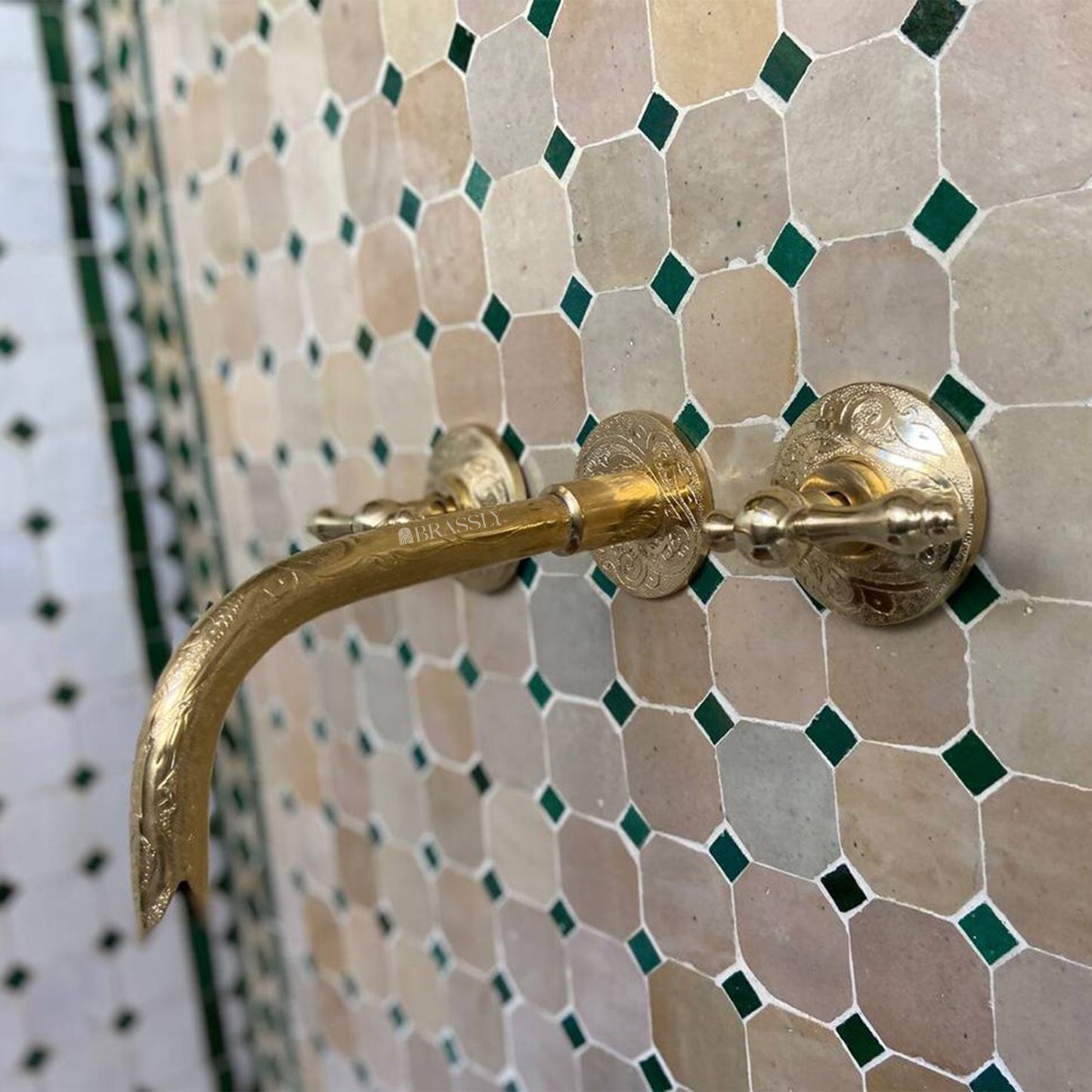 Wall-Mounted Brass Bathroom Tap with Vintage Lever Handles