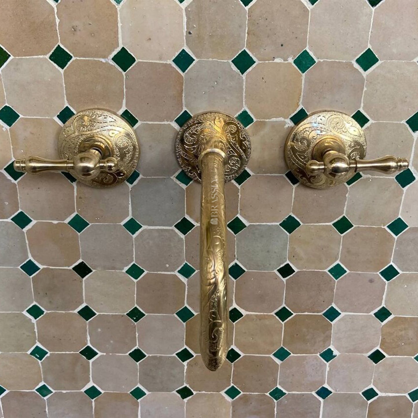 Wall-Mounted Brass Bathroom Tap with Vintage Lever Handles