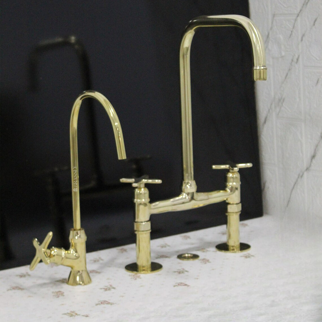 Complete Guide: Brass Kitchen & Bathroom Faucets — Canada, Touchless, Pull-Out, Antique & Outdoor
