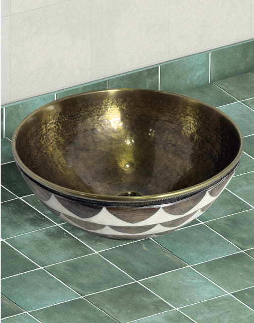Brass & Small Kitchen Sinks: Choosing the Right Sink with Drainer, Small Bowls, and Extra-Large Options