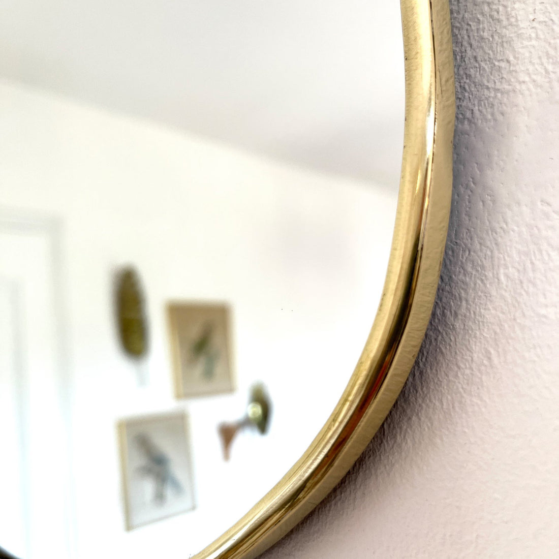 Brass Mirrors: Round, Curved, Oval, Square, Rectangular, Arched & Hexagonal — Buying, Styling & Care