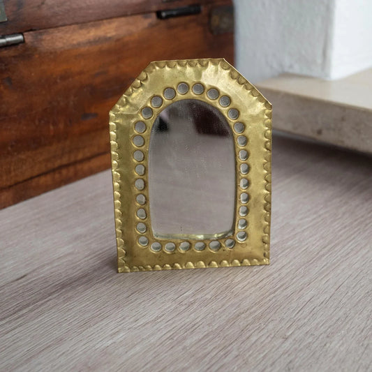 Luxury Brass Mirrors: From Vintage to Modern Lighted Designs