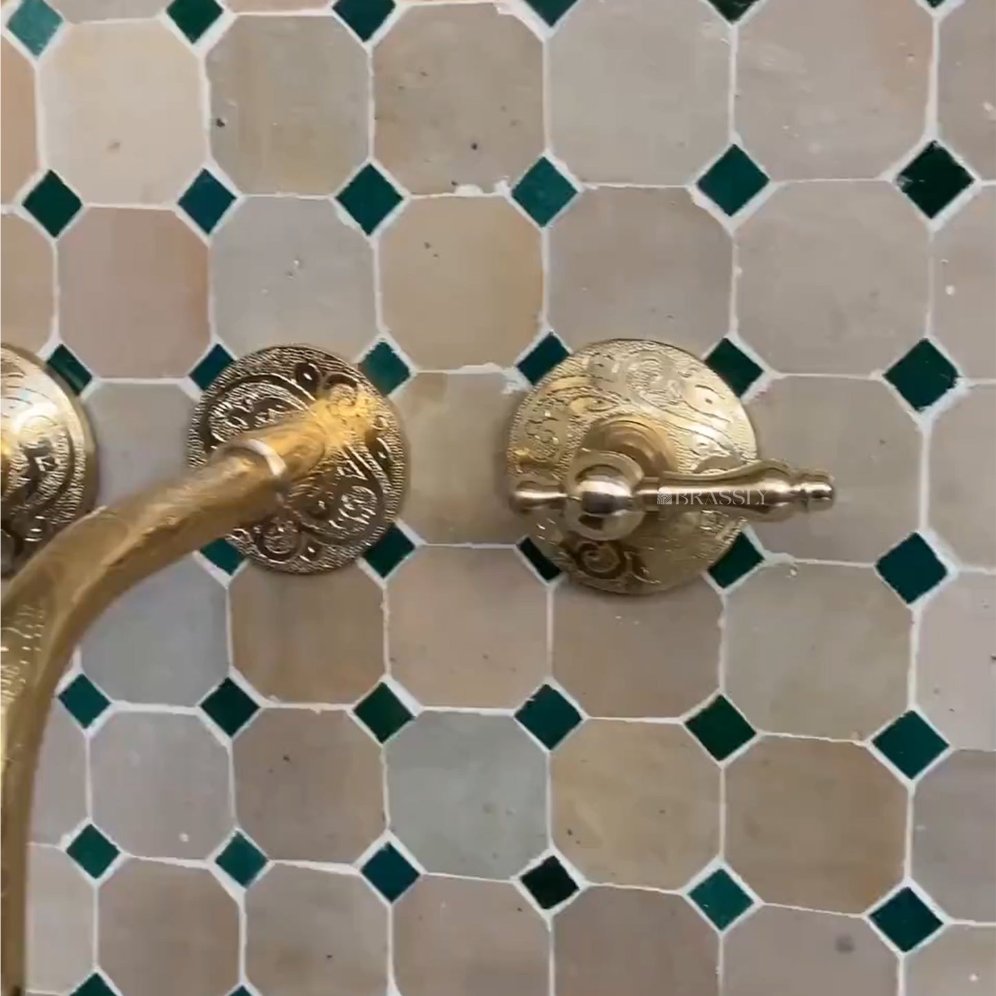 Wall-Mounted Brass Bathroom Tap with Vintage Lever Handles